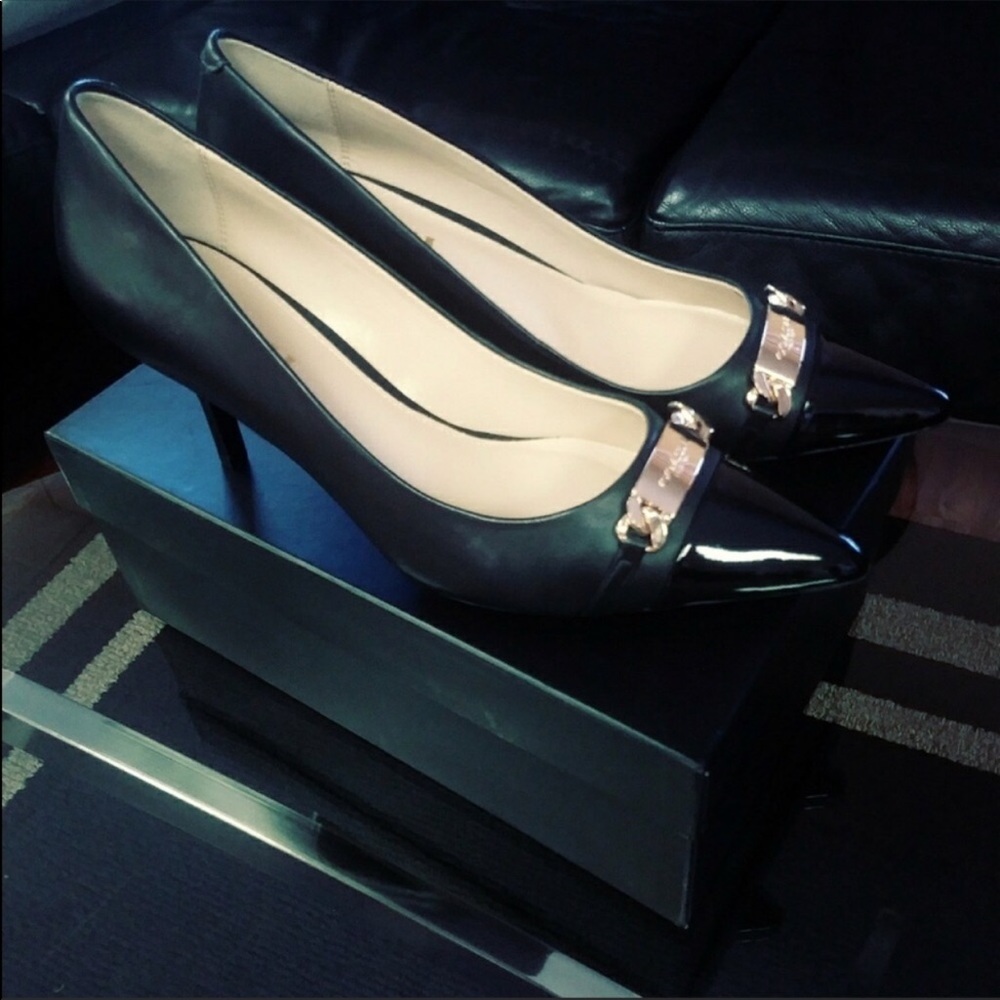 ✨COACH Black Leather Pumps✨